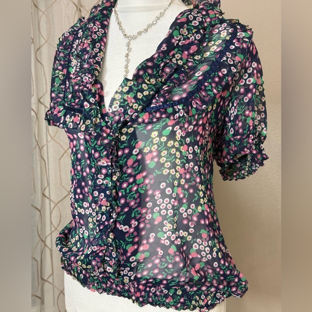 Kimchi & Blue Blouse Womens Medium Navy Sheer Floral Ruffle Short Sleeve - Picture 2 of 8